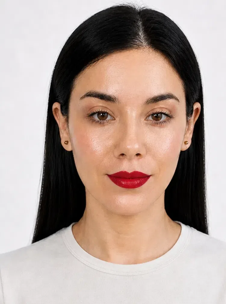 Cool red - lipstick shade option