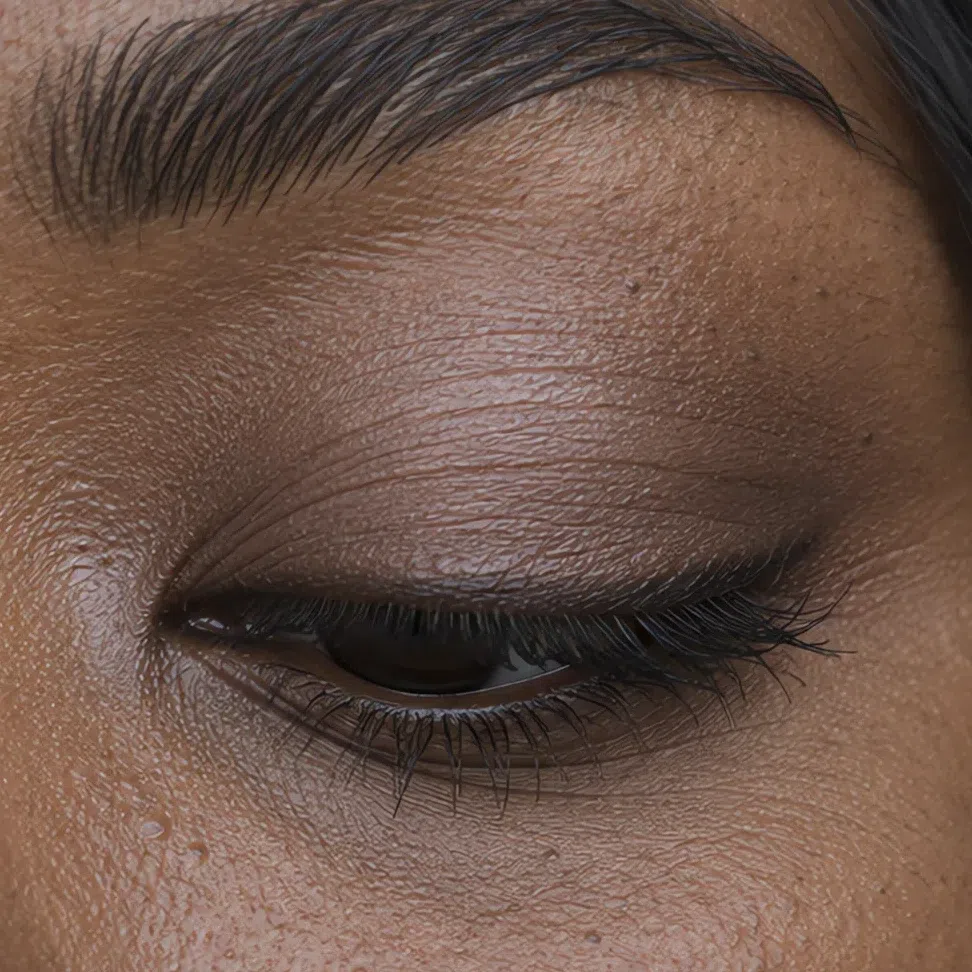 Cool Summer daytime eye makeup on a deep complexion