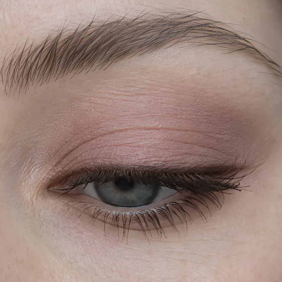 Cool Summer daytime eye makeup on a fair complexion