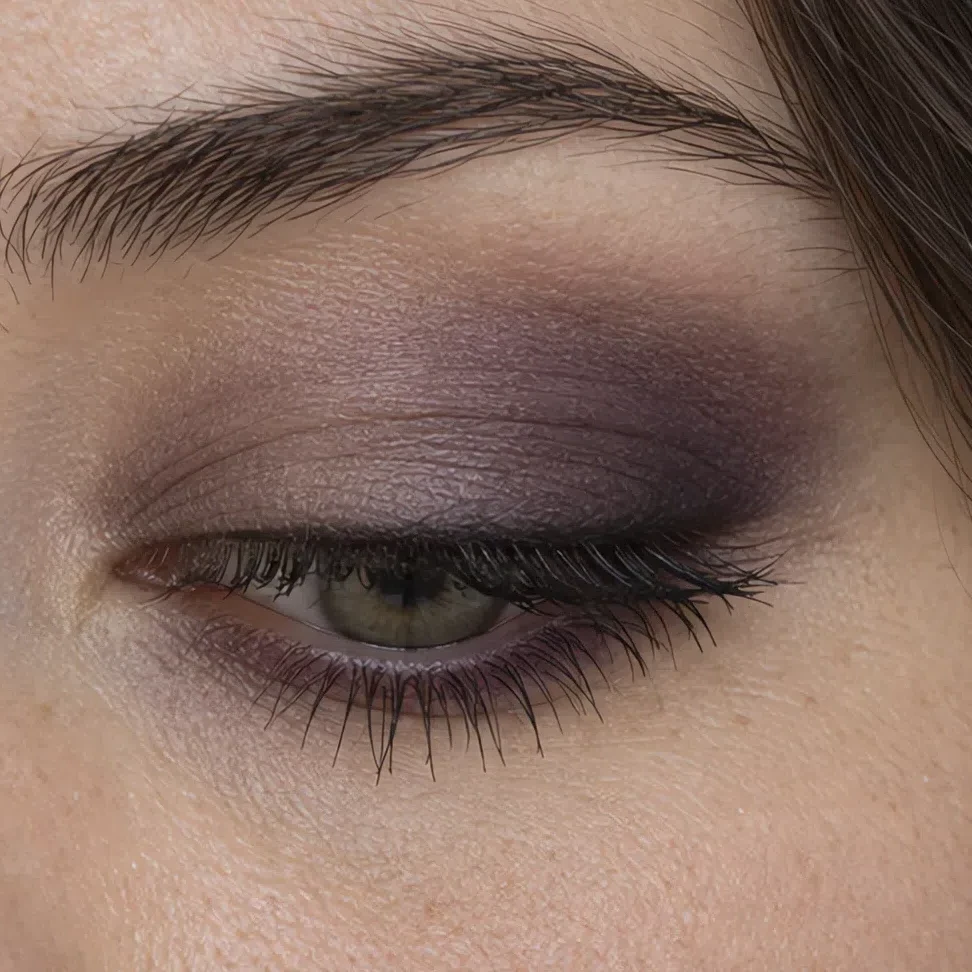 Cool Summer evening eye makeup on a medium complexion