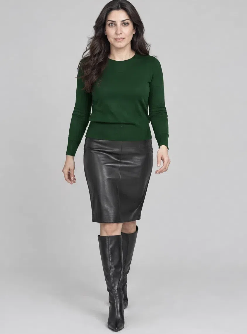 Forest green cashmere sweater, Cool Winter capsule wardrobe, Medium complexion