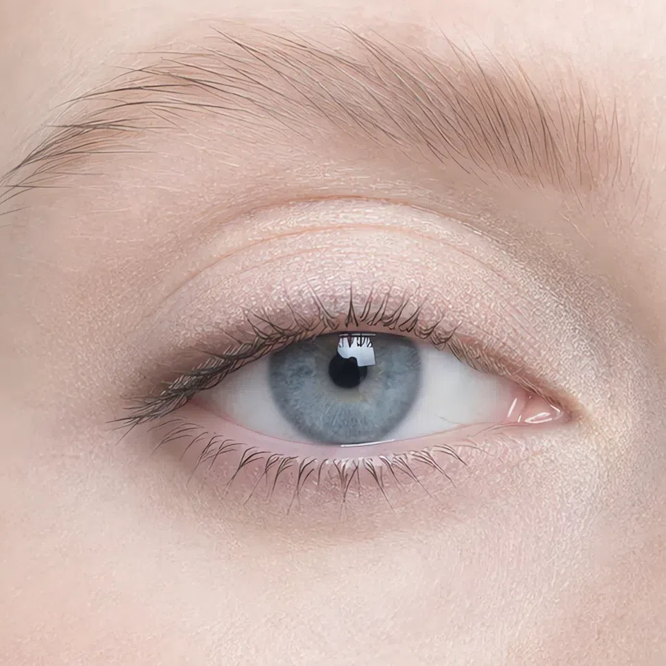 Light Summer daytime eye makeup on a fair complexion