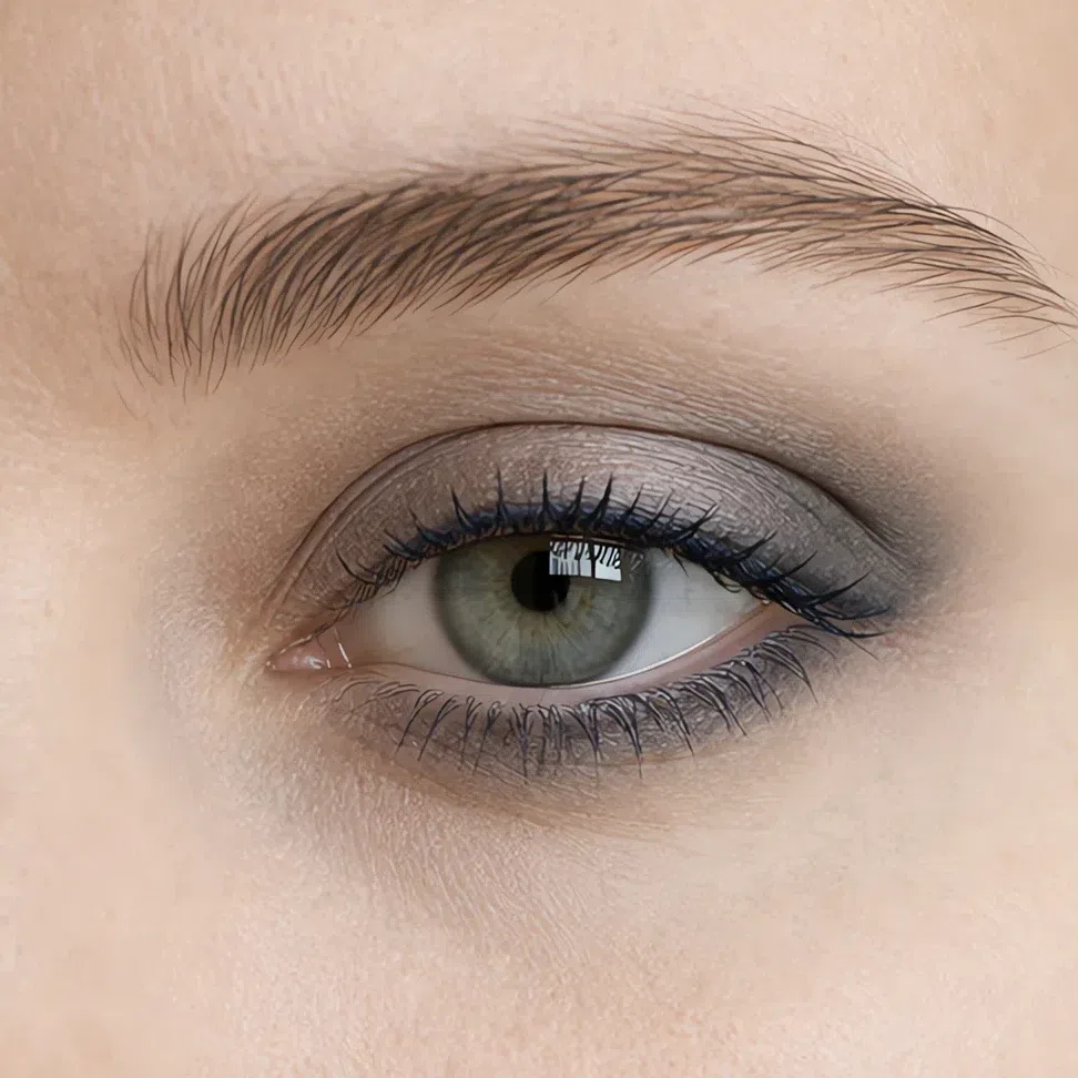 Light Summer evening eye makeup on a light complexion