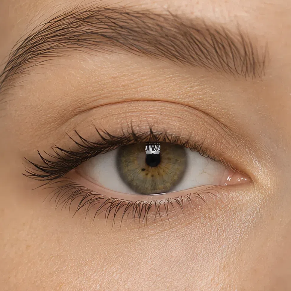 Soft Autumn daytime eye makeup on a light complexion