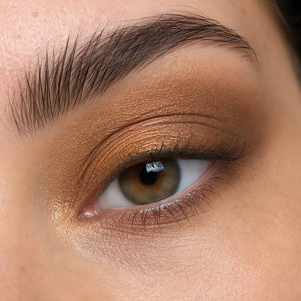 Cognac shimmer evening eyeshadow on fair ivory-beige skin, Soft Autumn