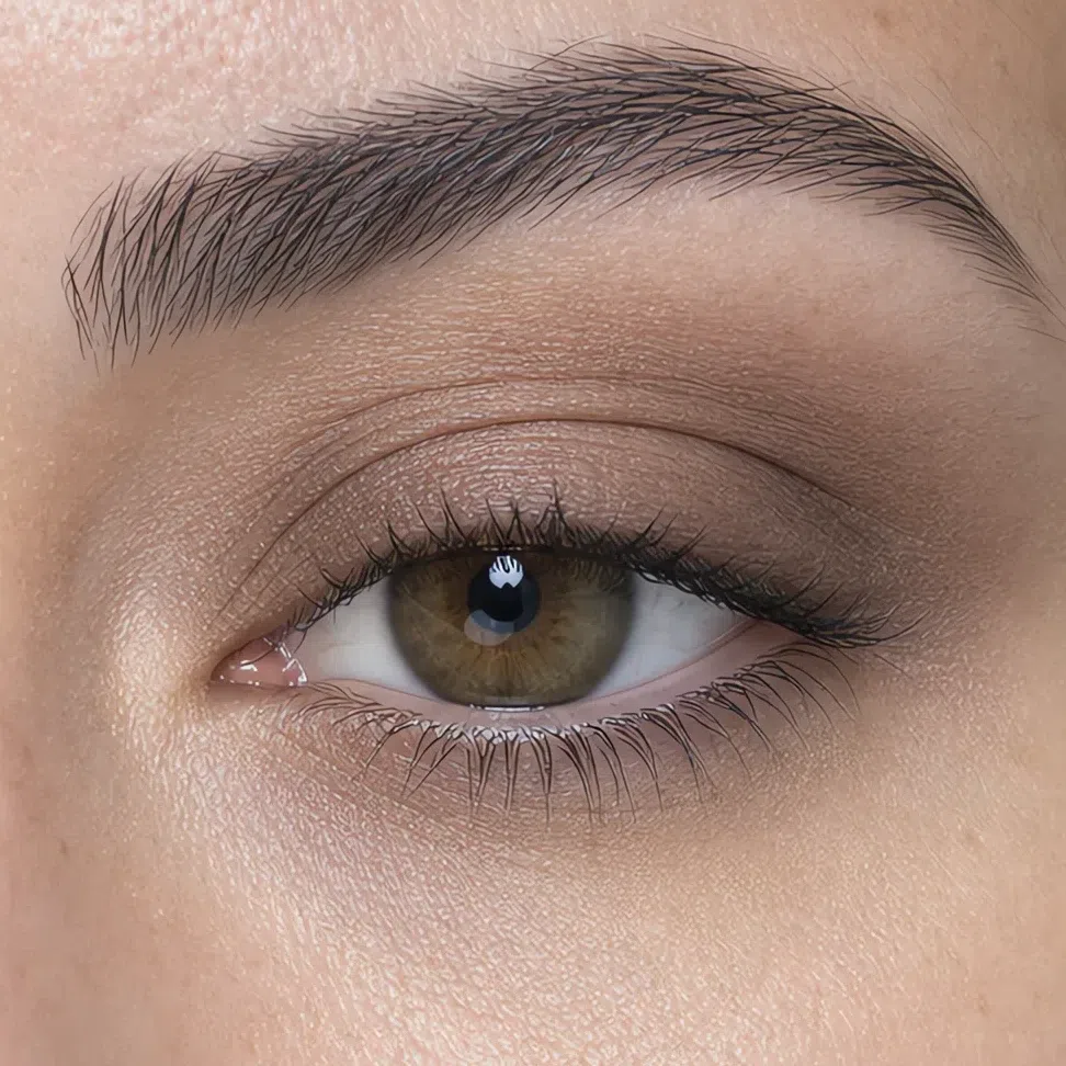 Soft Summer daytime eye makeup on a light complexion