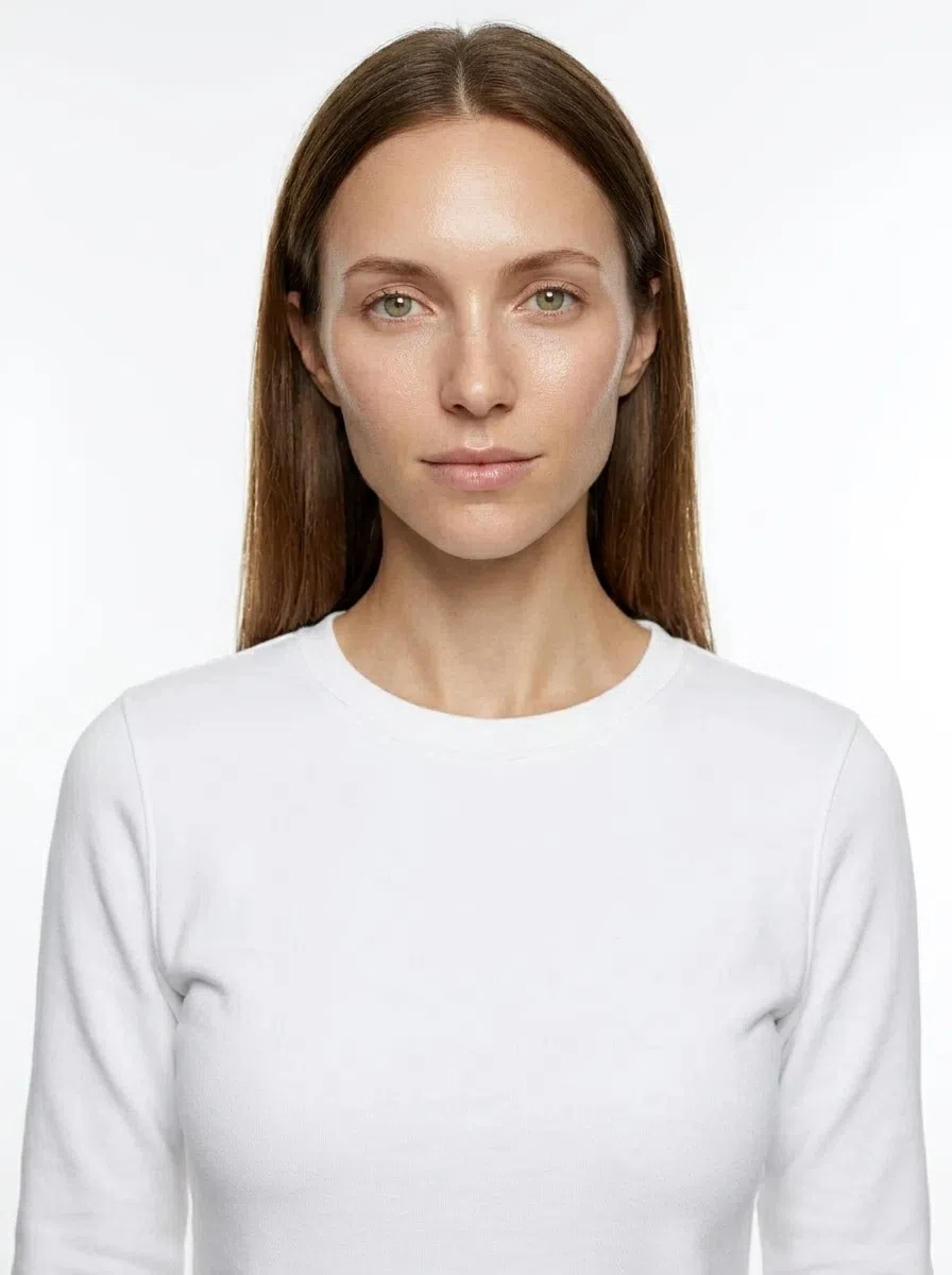 A Bright Spring model photographed in a plain tee, recolored live by whichever circle is selected