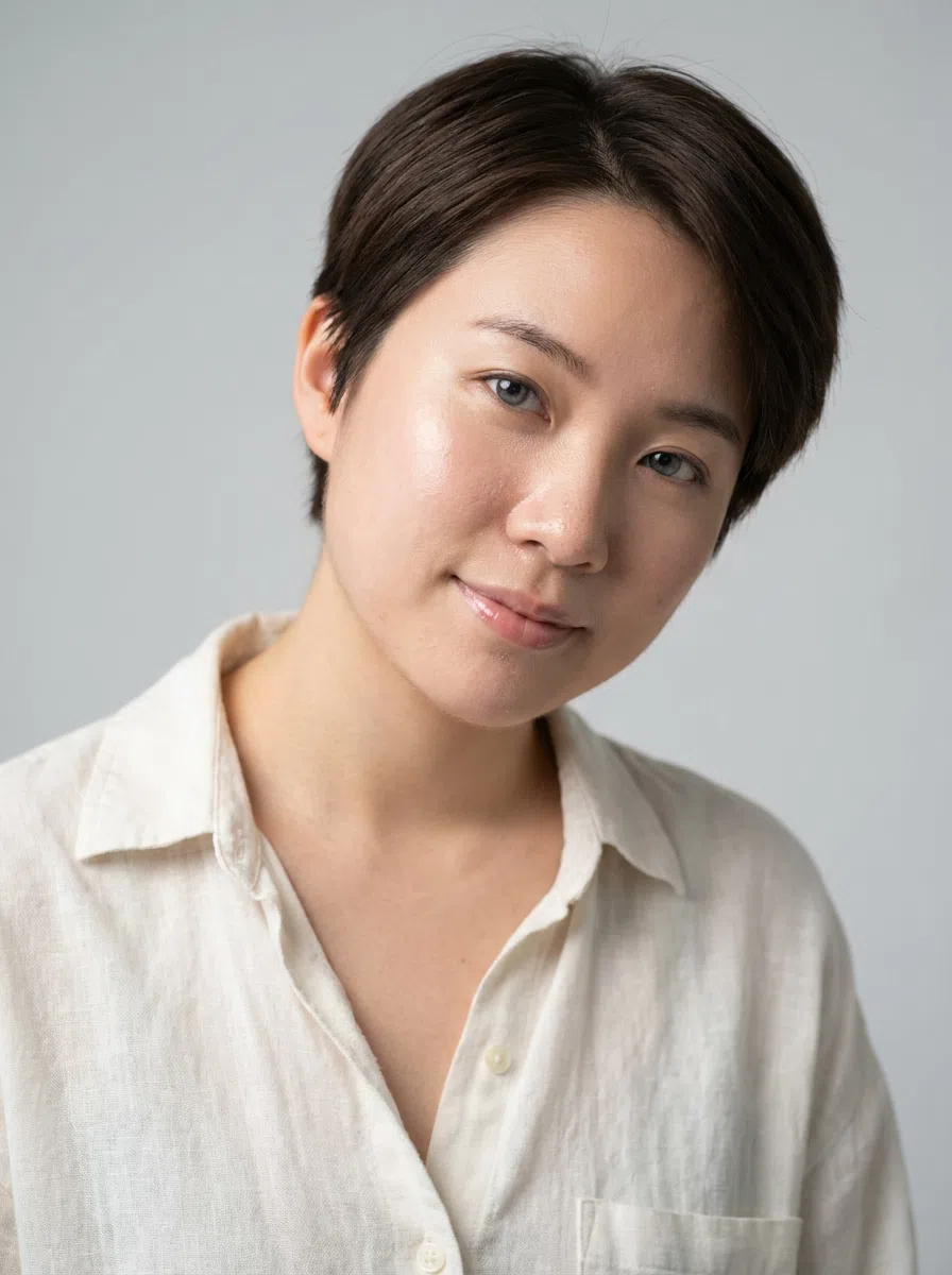 Reviewer avatar - Hana, 27, Makeup finder