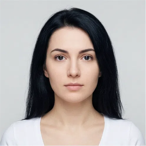 The same portrait in color and in black and white, to judge contrast