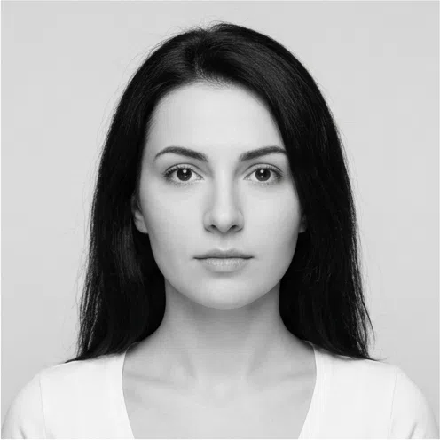 Hair, skin and eyes stay clearly separate in black and white - high contrast
